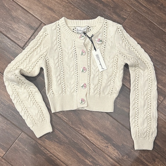 Freshman 1996 Sweaters - Elegant Cream Cable Knit Cardigan